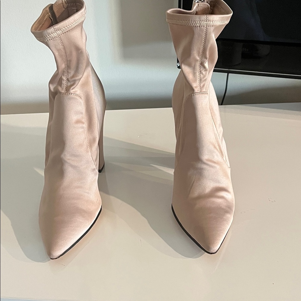 Dolce Vita Satin Elena‎ Boots. Women Heeled Boots. Size 9